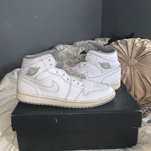 Air Jordan 1 mid